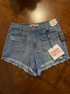 NWT- Celebrity Pink Blue Denim Frayed Hem Women's Shorts